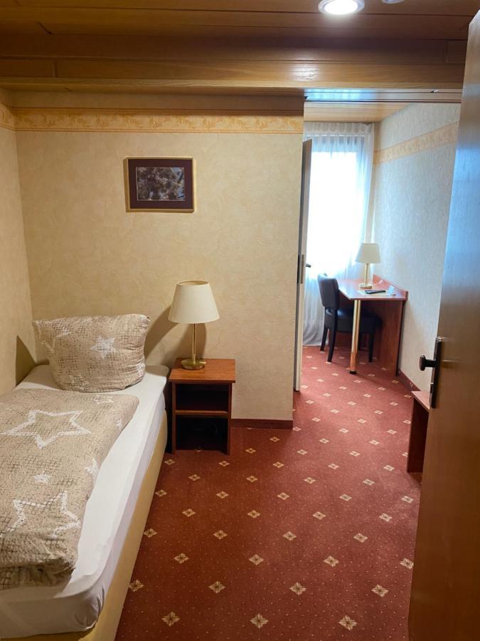 Hotel Restaurant Lenhsen Elmpt Exteriör bild