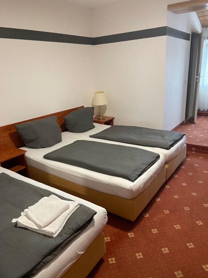 Hotel Restaurant Lenhsen Elmpt Exteriör bild