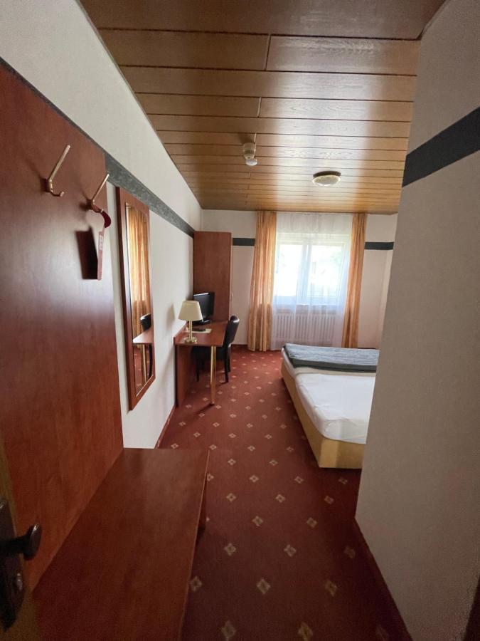 Hotel Restaurant Lenhsen Elmpt Exteriör bild
